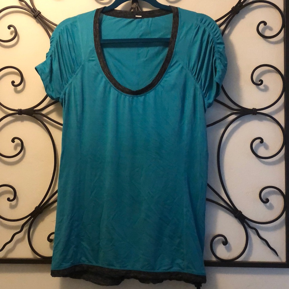 Lululemon tech top